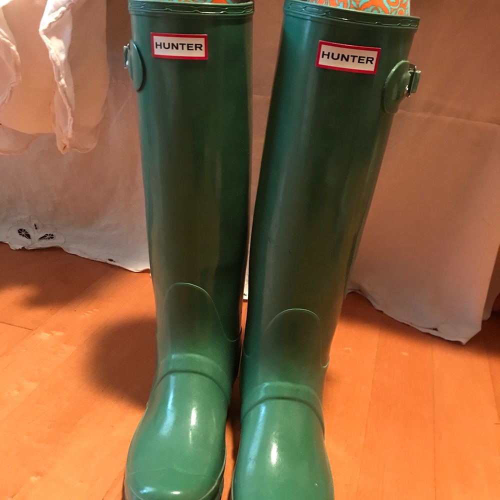 Green hunter rain boots!! In great condition!!